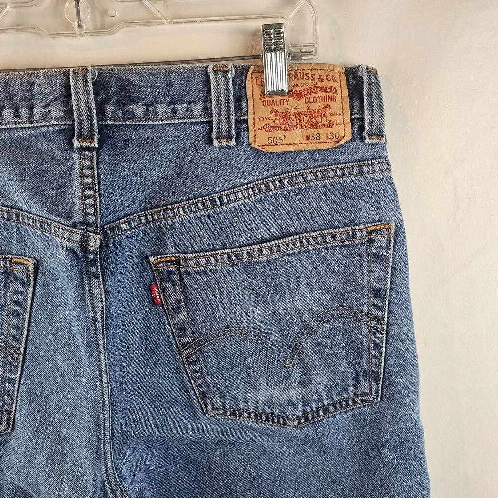 Levi's 505 Jeans Mens 38x30 Blue Medium Wash Straight Leg Denim Regular Fit